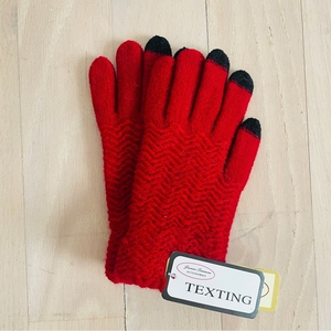 NWT Red Gloves w/‎ Texting Fingers